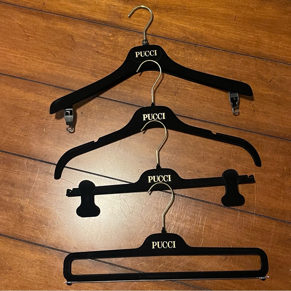 Emilio Pucci 4 Black hangers